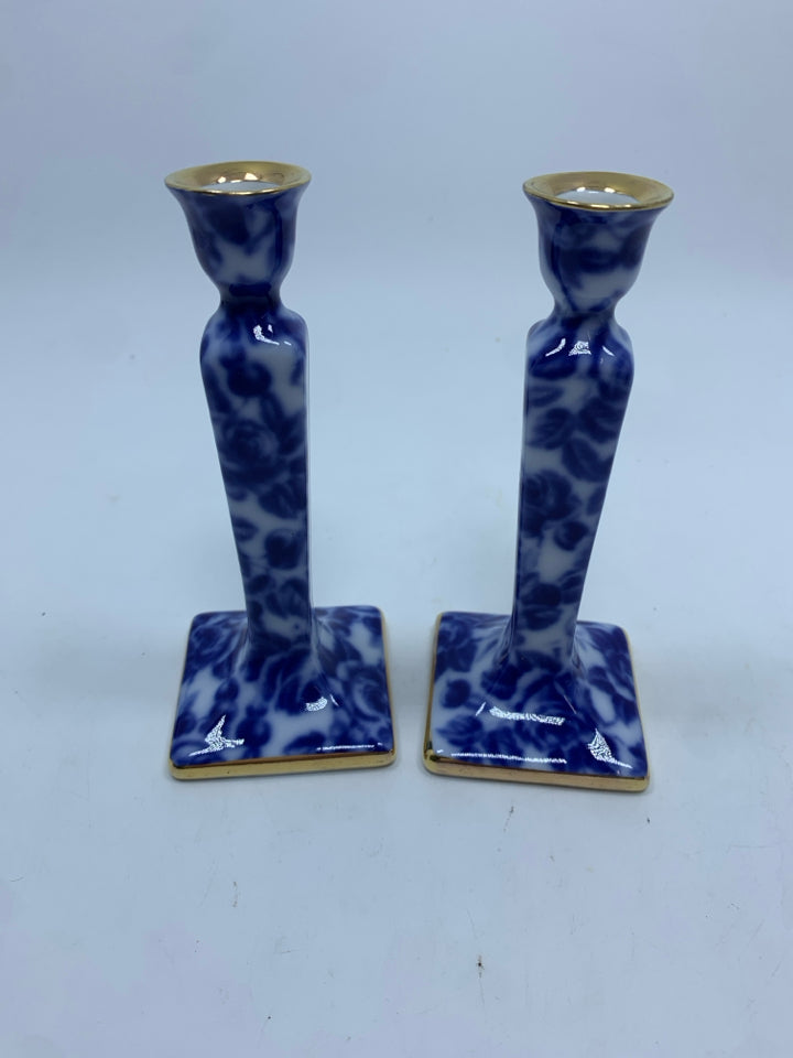 2 VTG BLUE FLORAL CHINTZ PATTERN PORCELAIN CANDLESTICKS.