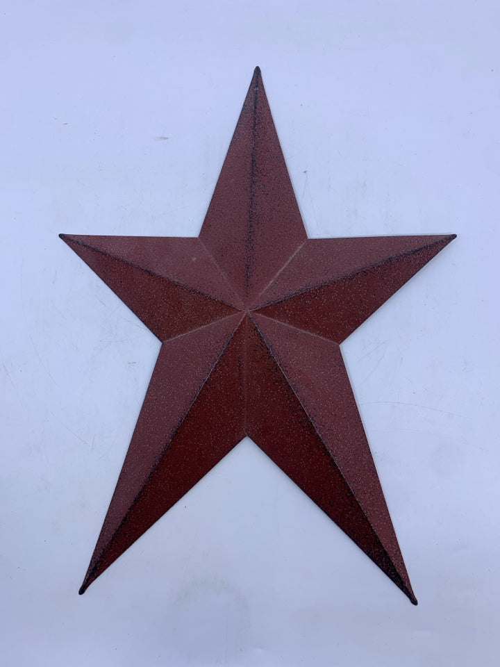 RED METAL STAR.