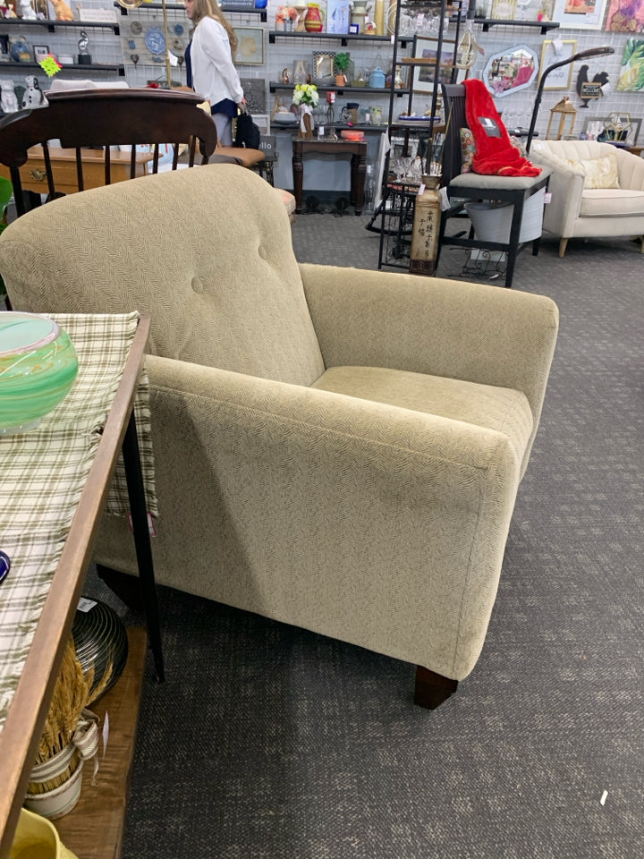 CREAM AND GREY ACCENT WOOD FOOTED CHAIR.