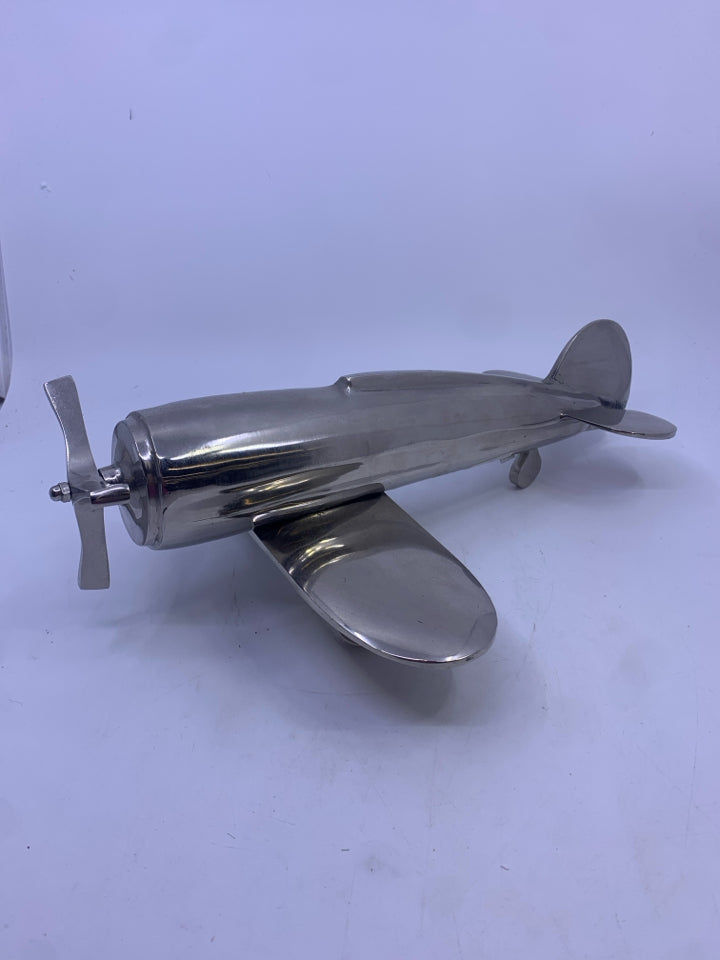 LARGE AIRPLANE SILVER GLOSSY METAL.