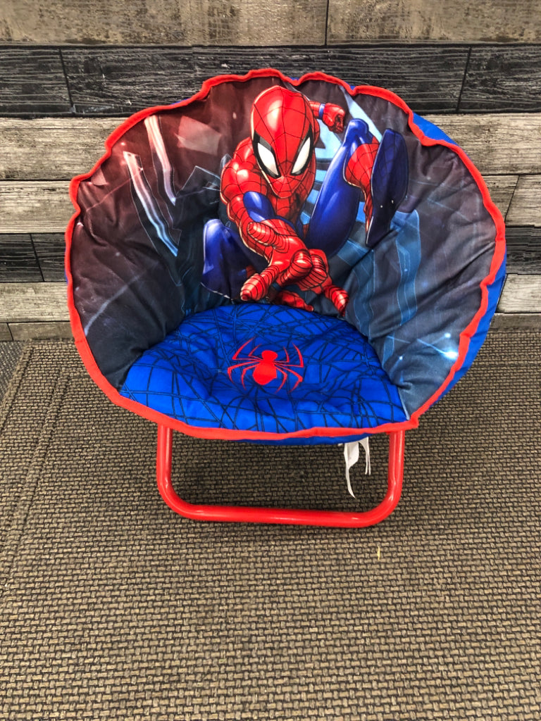 NWT FOLDABLE SPIDERMAN SAUCER CHAIR.