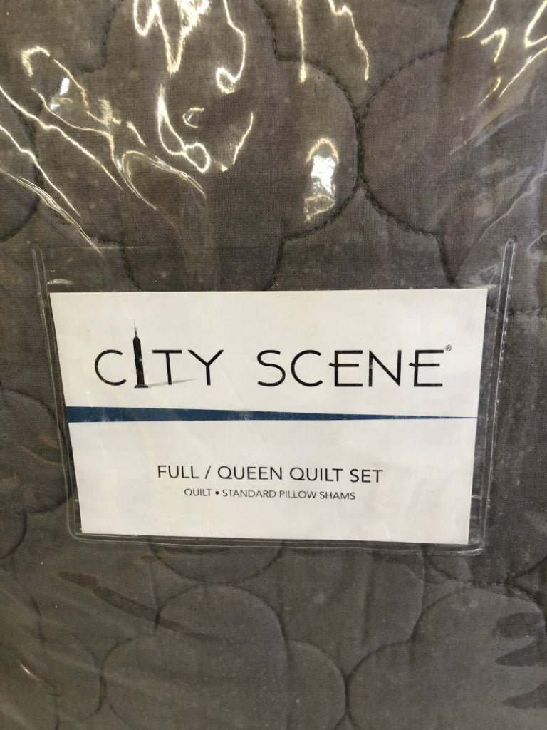 NIP GREY FULL/QUEEN QUILT SET.