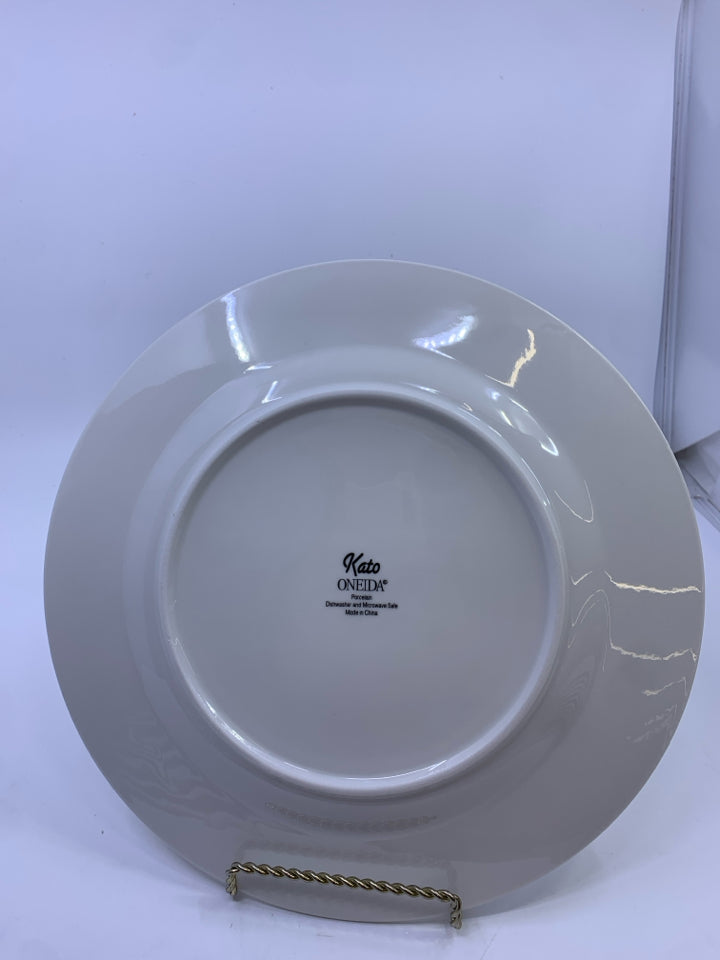 24 PC WHITE ONEIDA DISH SET.