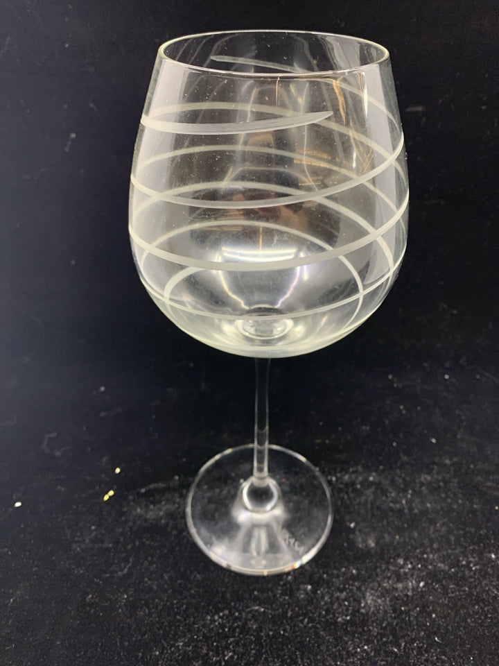 4 ETCHED DOTS & STRIPES WINE GLASSES.