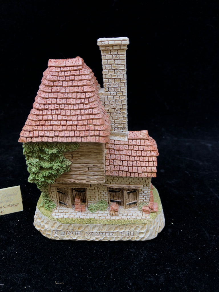 DAVID WINTER COTTAGE TILE MAKERS COTTAGE.