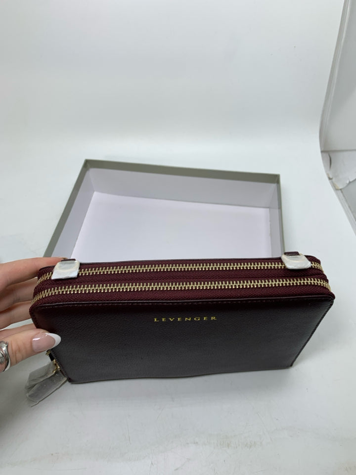 Levenger Carrie Convertible Concierge Clutch- New