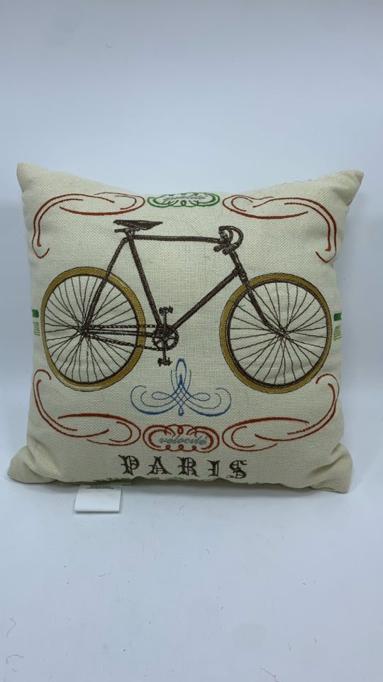 SM PARIS BICYCLE PILLOW.