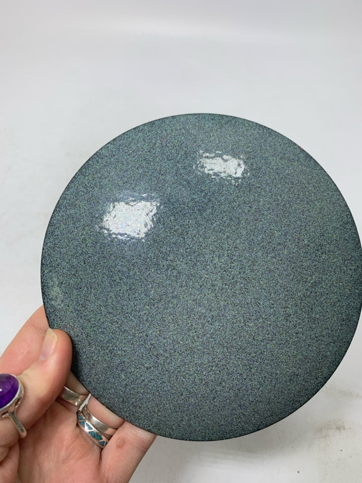 SMALL METAL COLORFUL PAINTED PLATE.