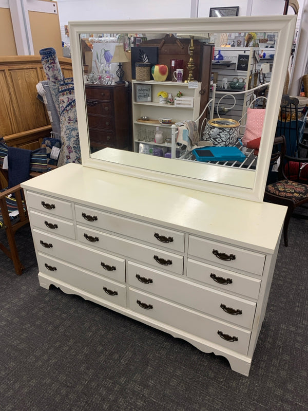 WHITE 10 DRAWER DRESSER W/ MIRROR.