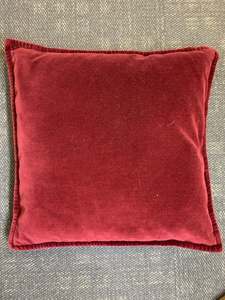 RED SQUARE PILLOW.