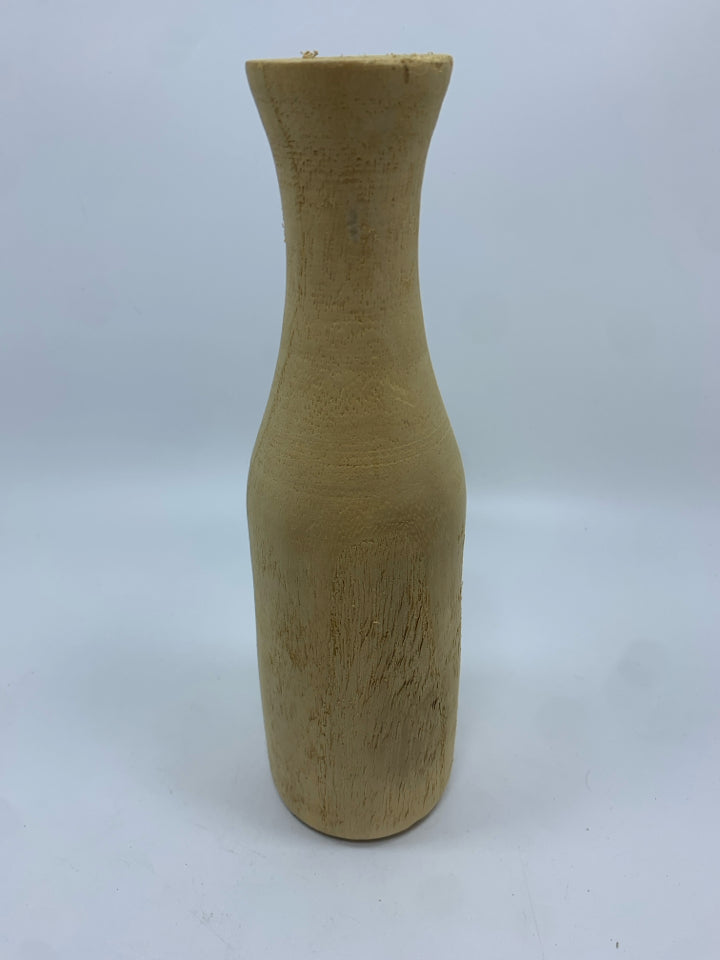 RAW WOOD VASE.