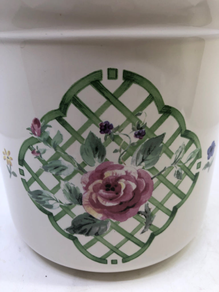 LARGE FLORAL DESIGN COVERED CANISTER.