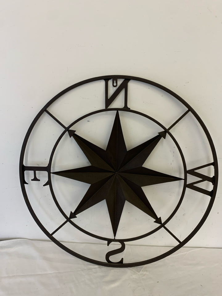 COMPASS METAL WALL HANGING.