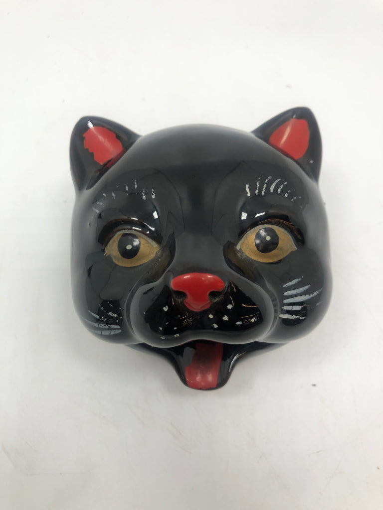 VTG BLACK CAT REDWARE ASHTRAY.