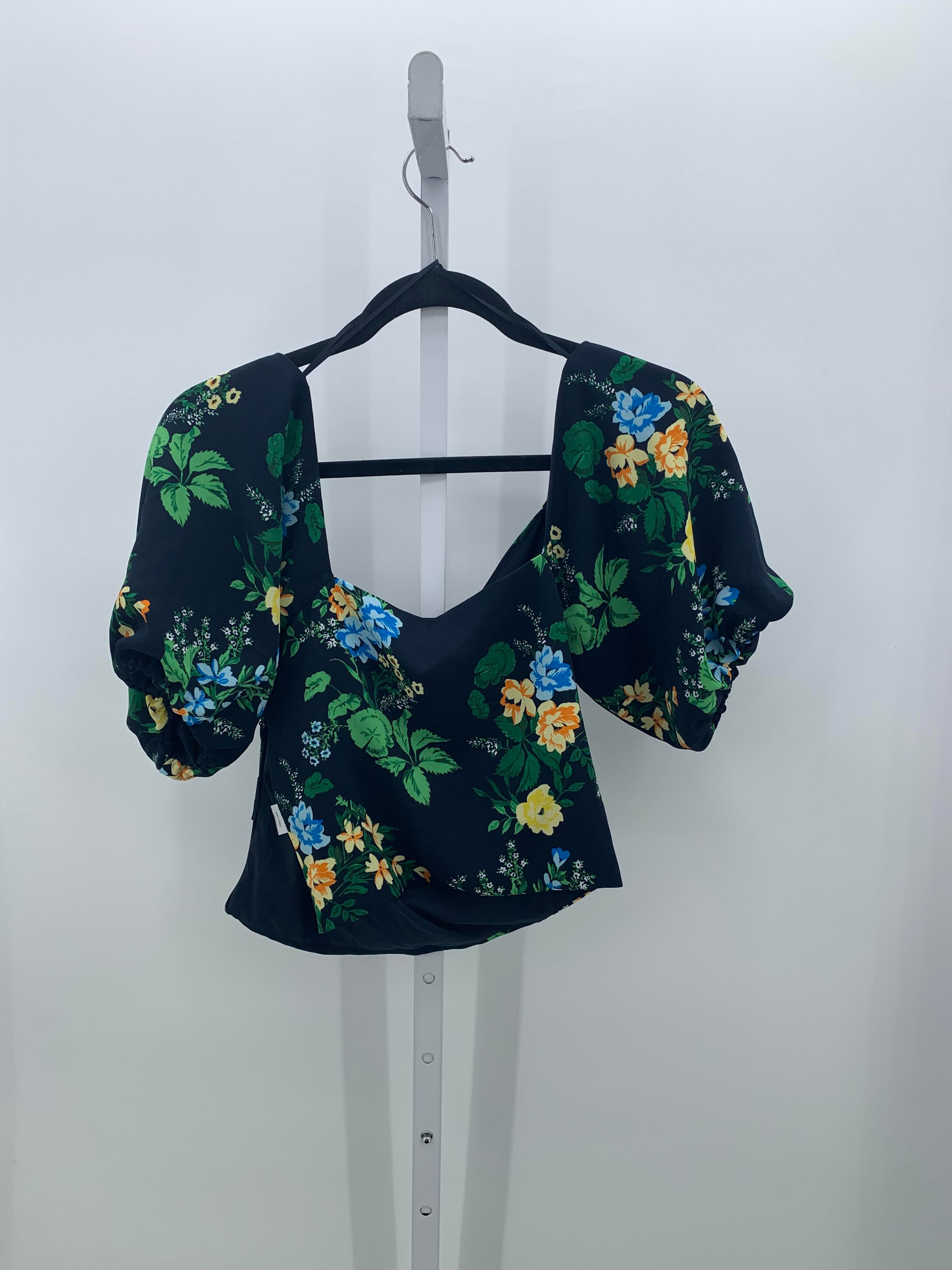 Size Small Juniors Short Sleeve Shirt