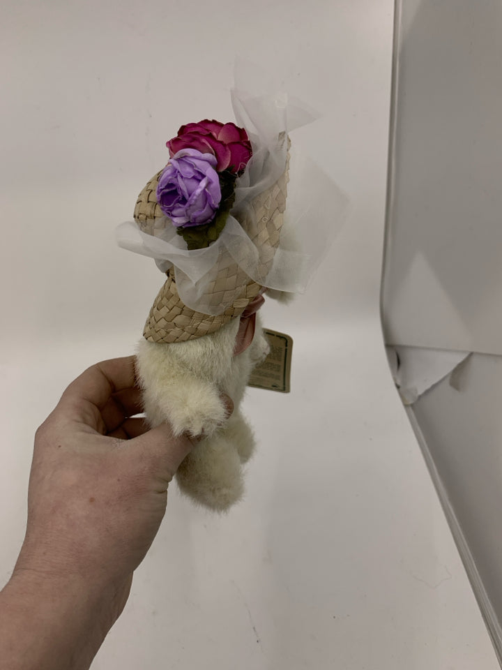 SMALL WHITE BUNNY W/ STRAW HAT BOYDS BEAR.