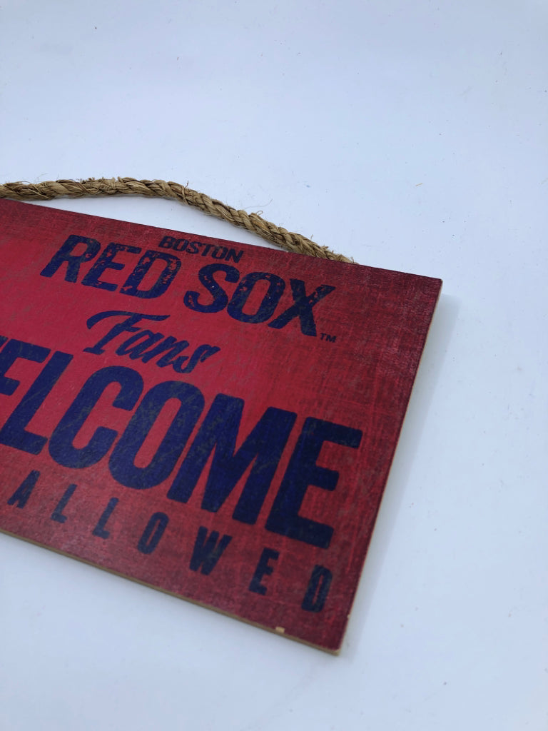 RED SOX WELCOME WOOD HANGING.
