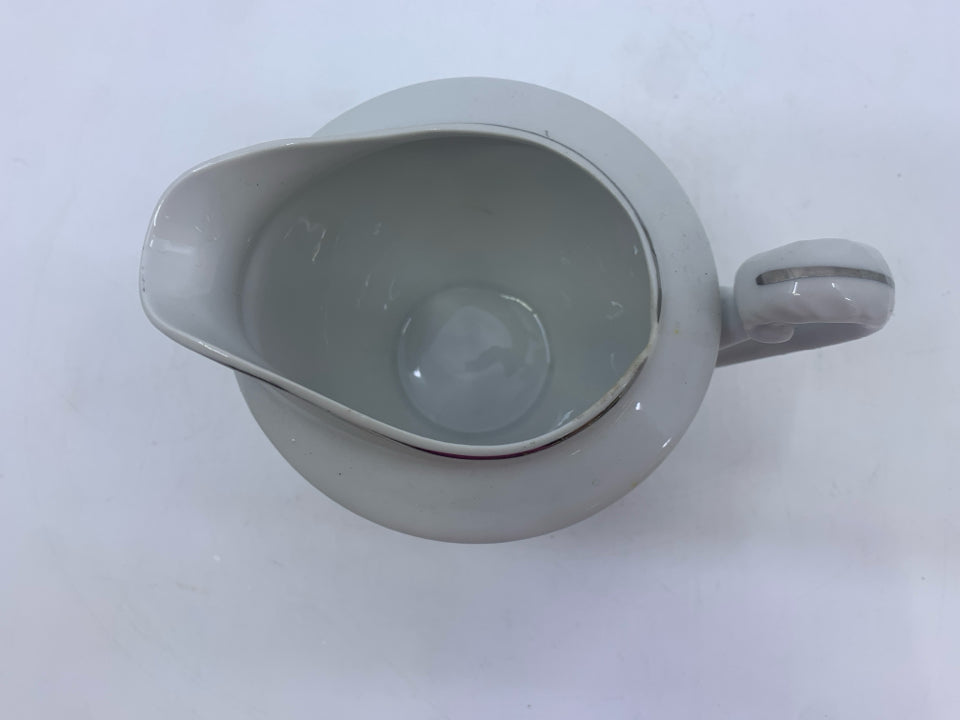 WHITE/SILVER KUTANI CREAMER.