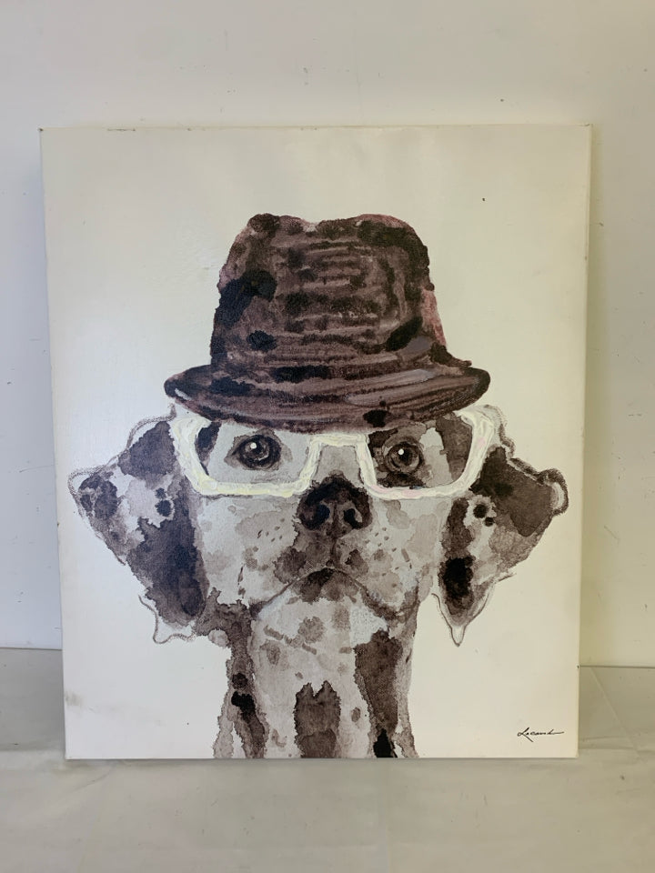 DALMATIAN CANVAS W/ HAT WHITE GLASSES.