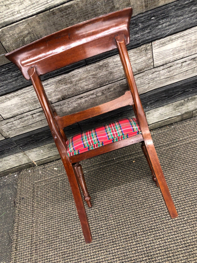 DRK WOOD DOLL CHAIR W/PLAID UPHOLSTERY.