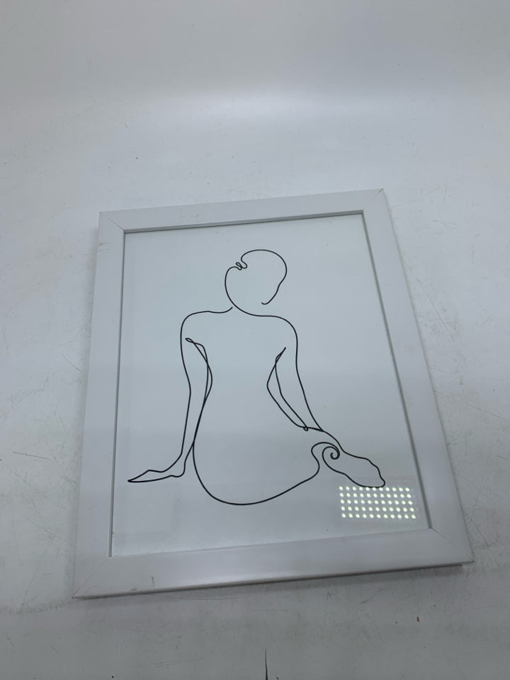 WOMAN OUTLINE WALL HANGING.