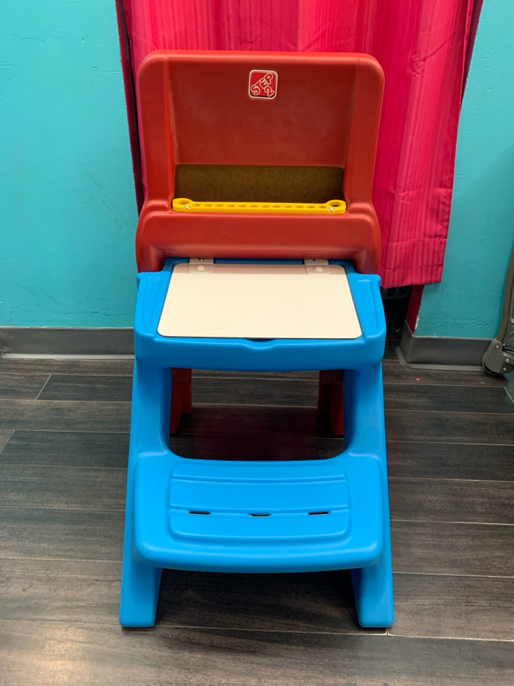 Step 2 Art Easel Desk