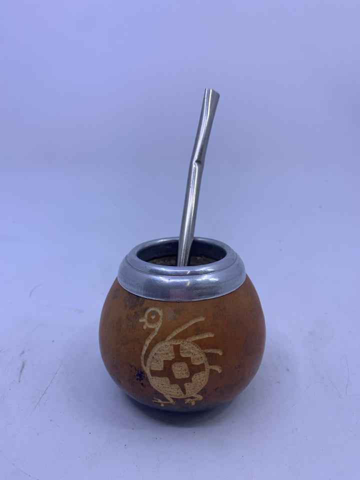 YERBA MATE GOURD W TEA HOLDER.