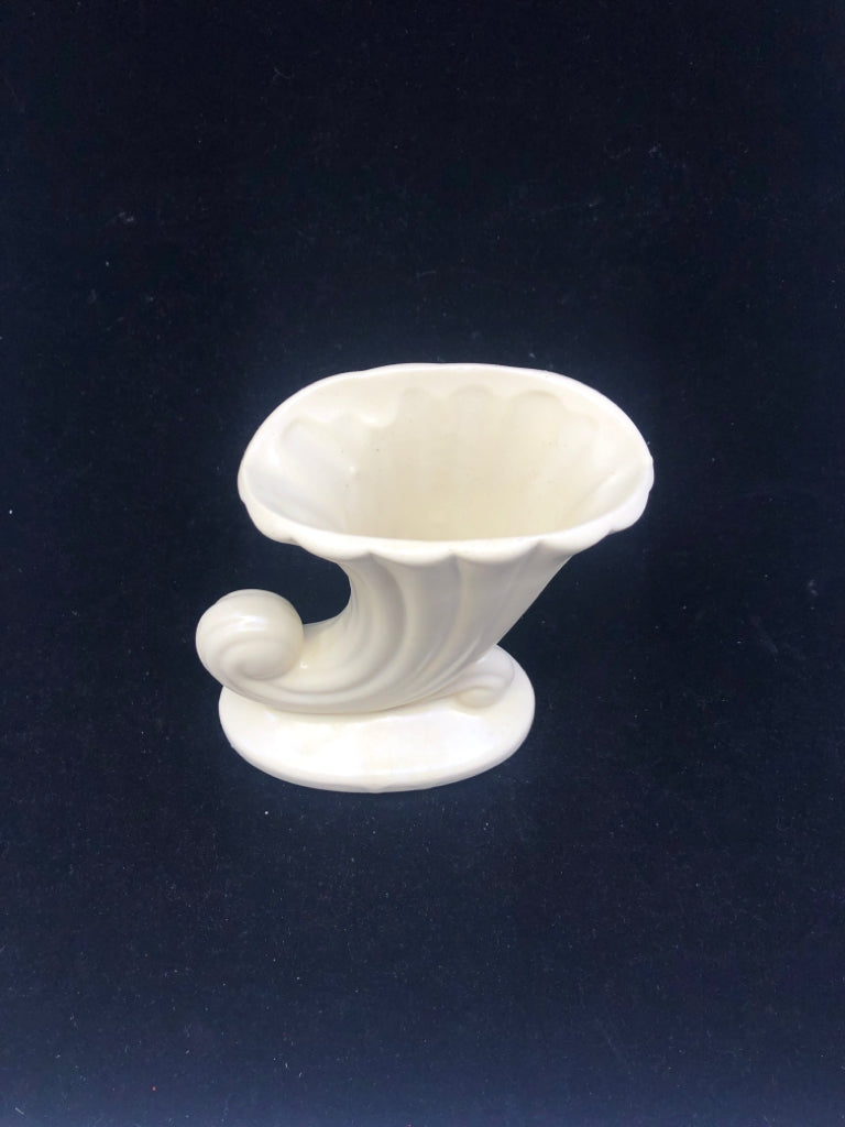 VTG CREAM CERAMIC VASE HORN SHAPE.