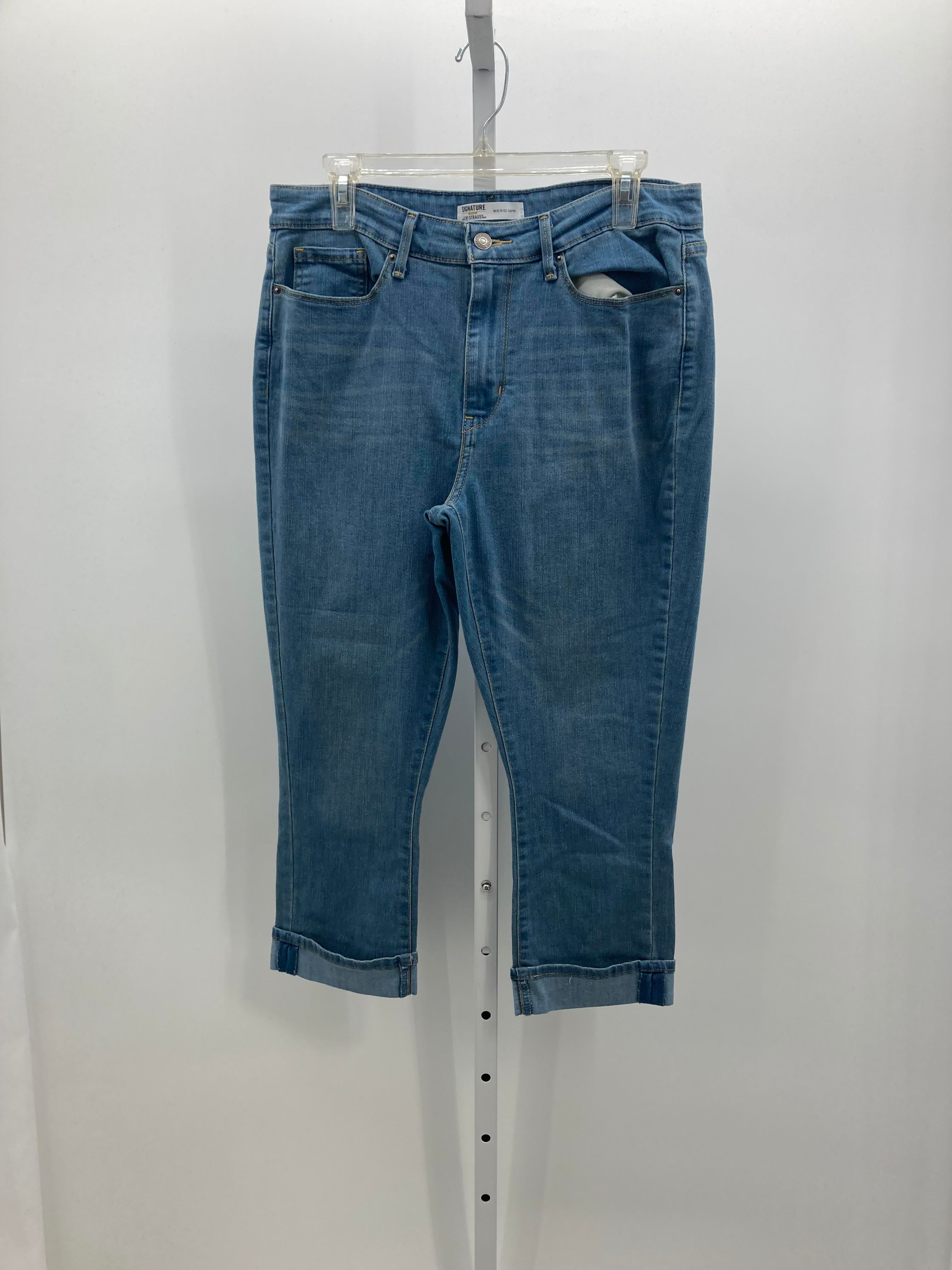Levis Size 12 Misses Capri Pants