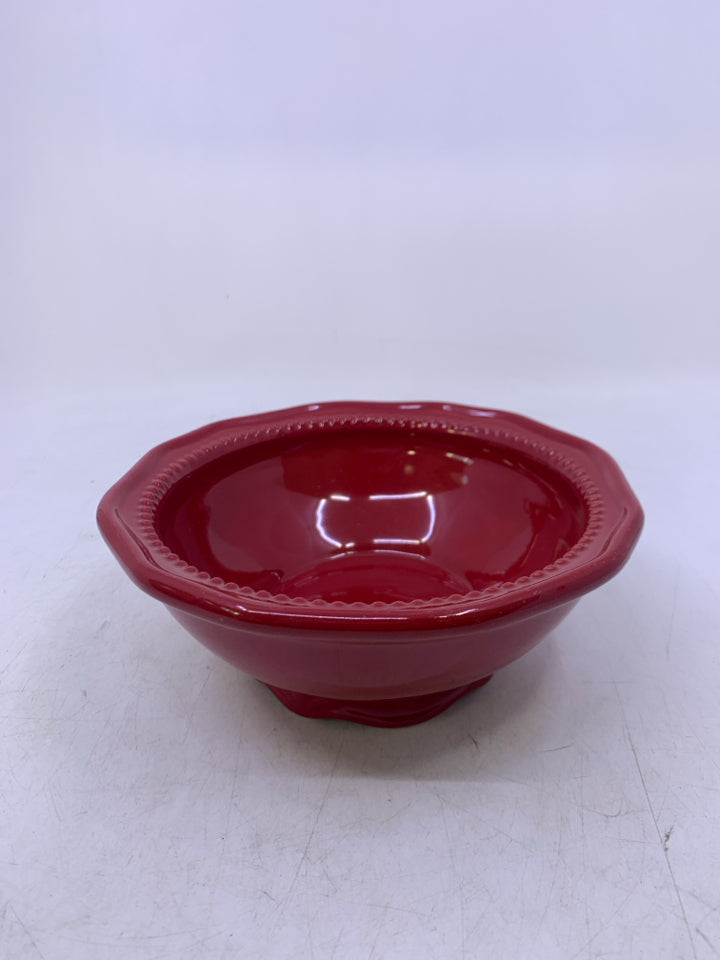 OVEN SAFE FOOTED BOWL W/ BEADED EDGE PAVILLION.