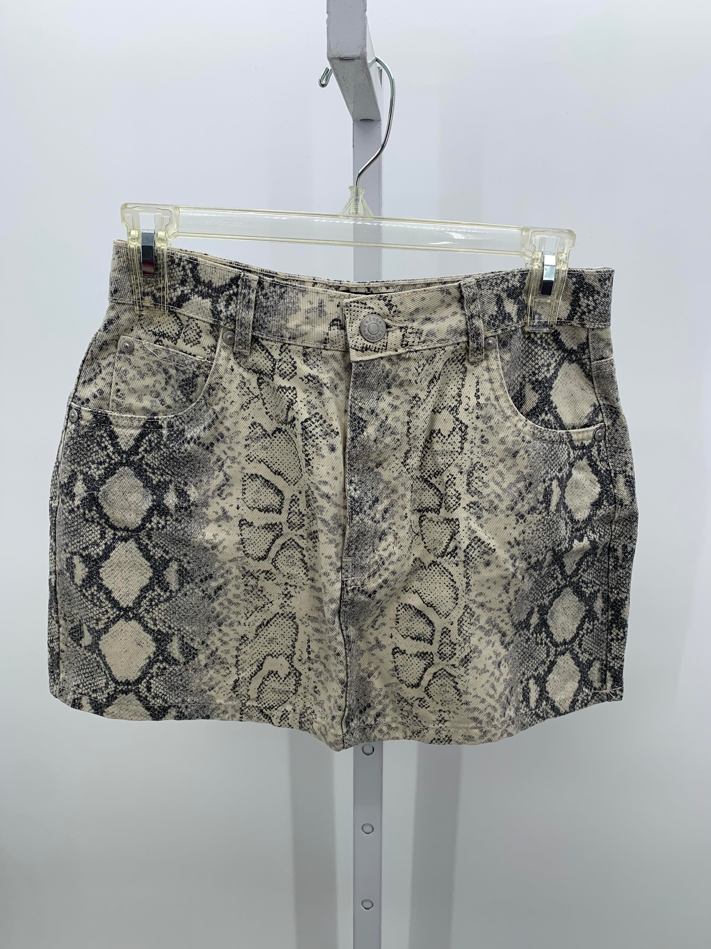 Refuge Size Small Juniors Skirt