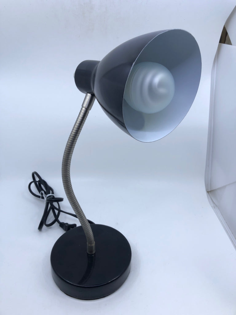 BLACK DESK LAMP.