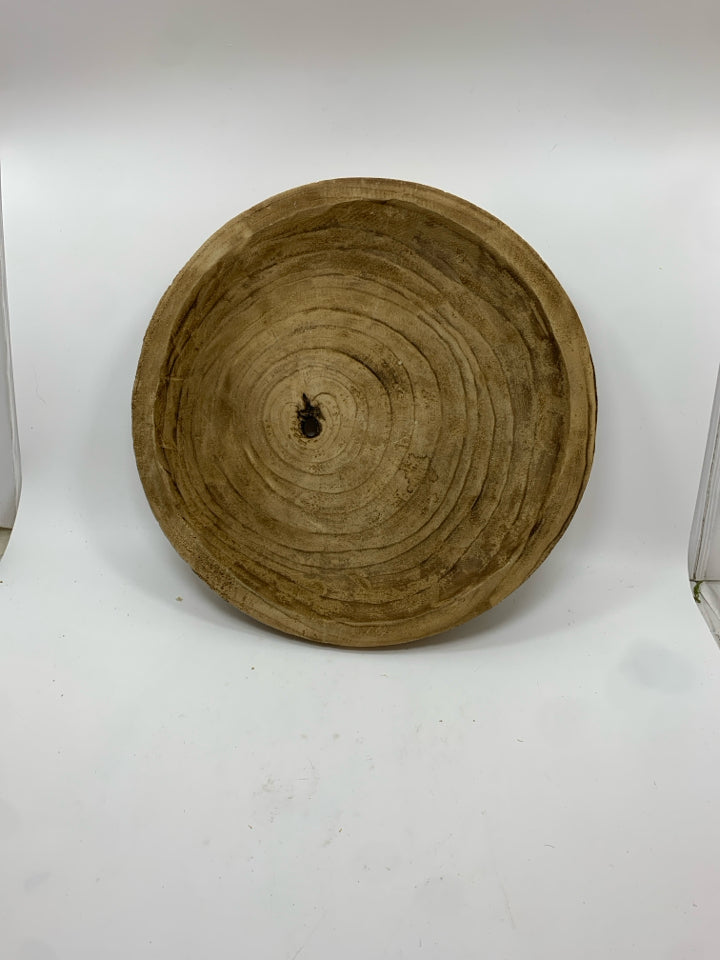 ROUND RECLAIMED WOOD CENTERPIECE BOWL.