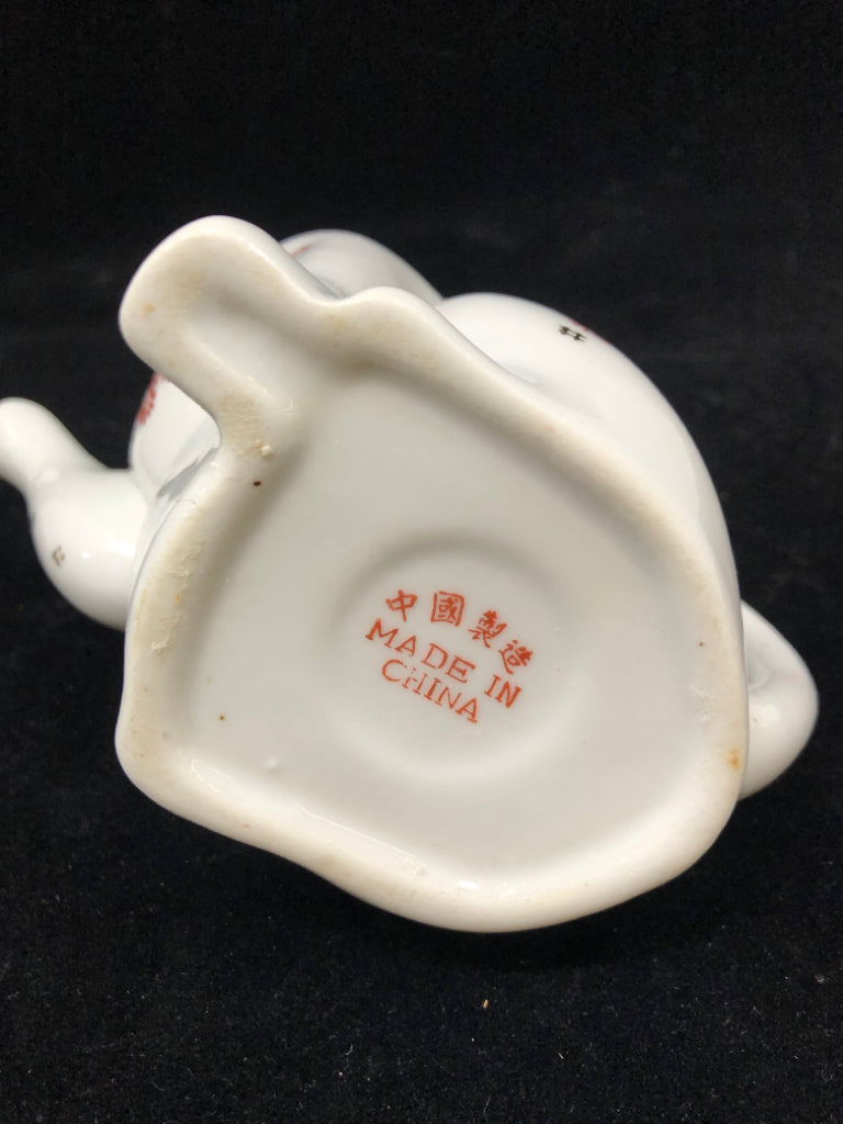 PORCELAIN CAT TEAPOT.