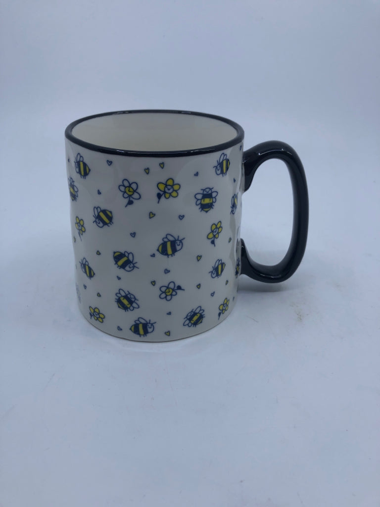 BUMBLE BEE MUG.