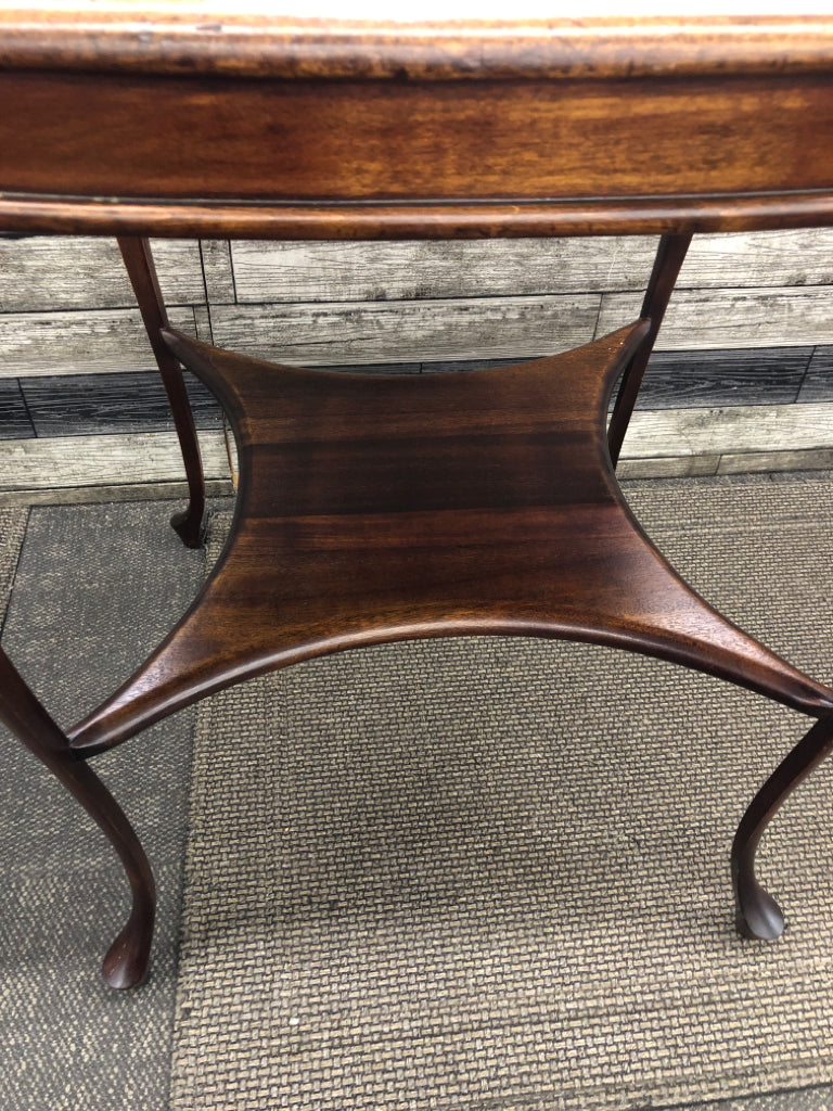 DK WOOD 2 TIER SIDE TABLE.