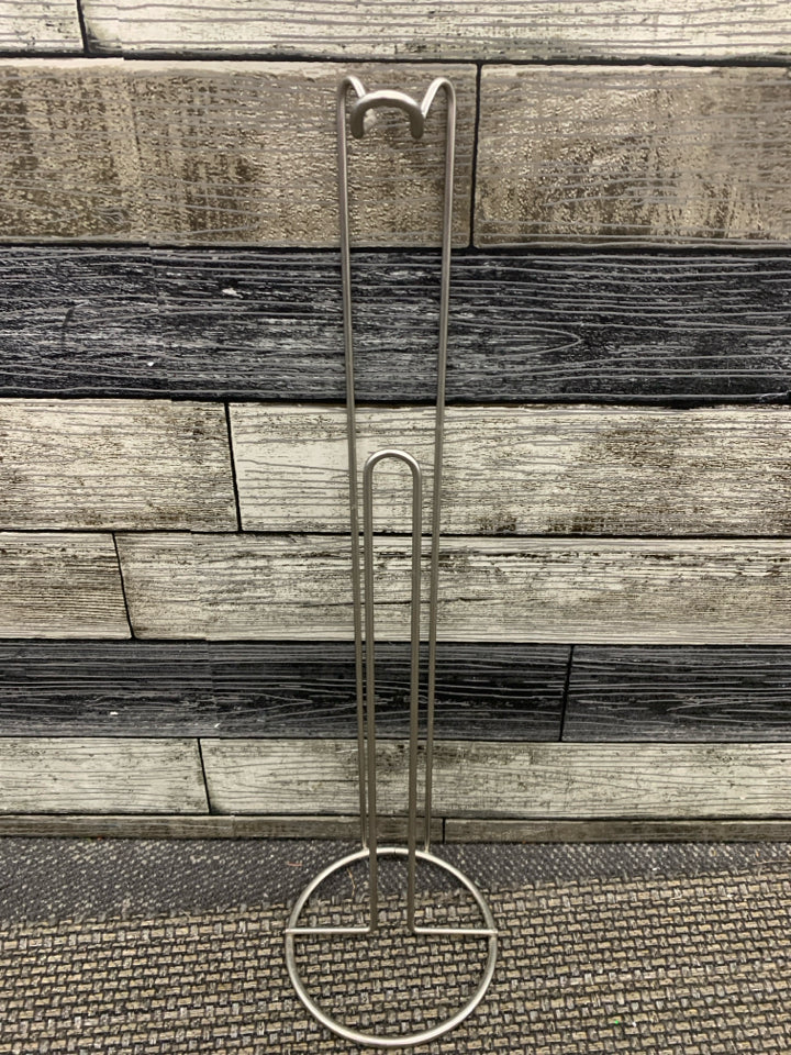 SILVER TOILET PAPER HOLDER.
