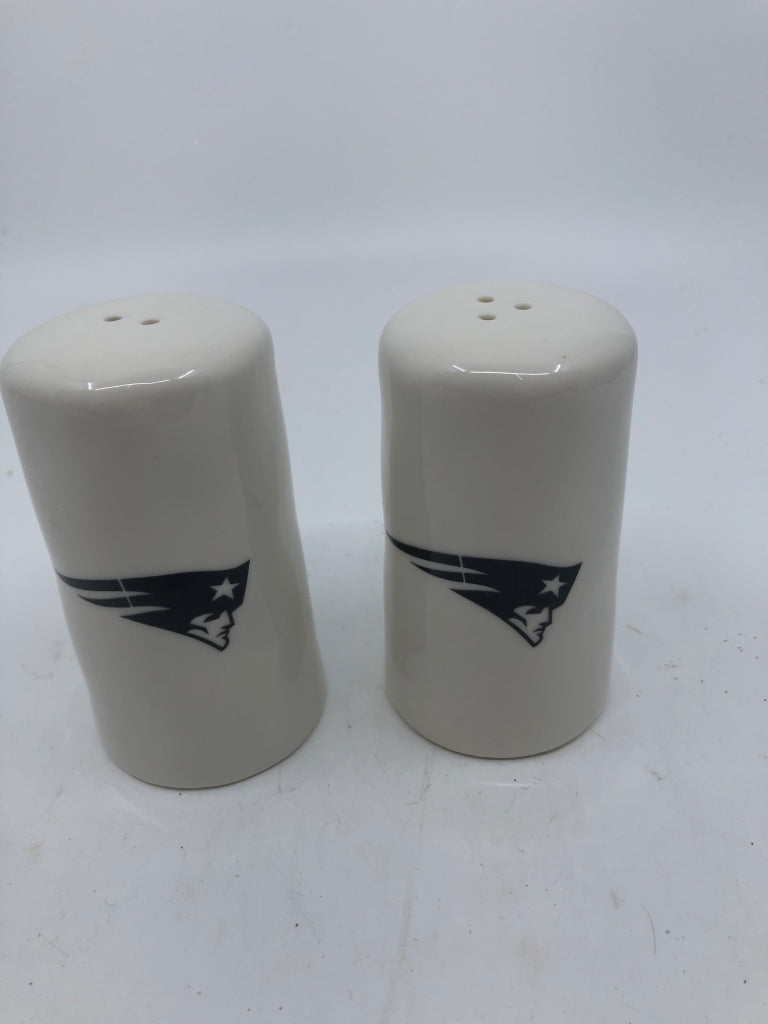 PATRIOTS RAE DUNN SALT AND PEPPER SHAKERS.