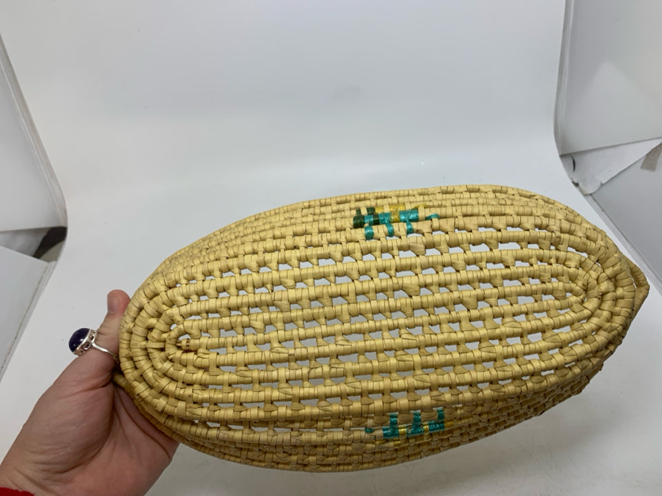 SMALL BREAD BASKET.
