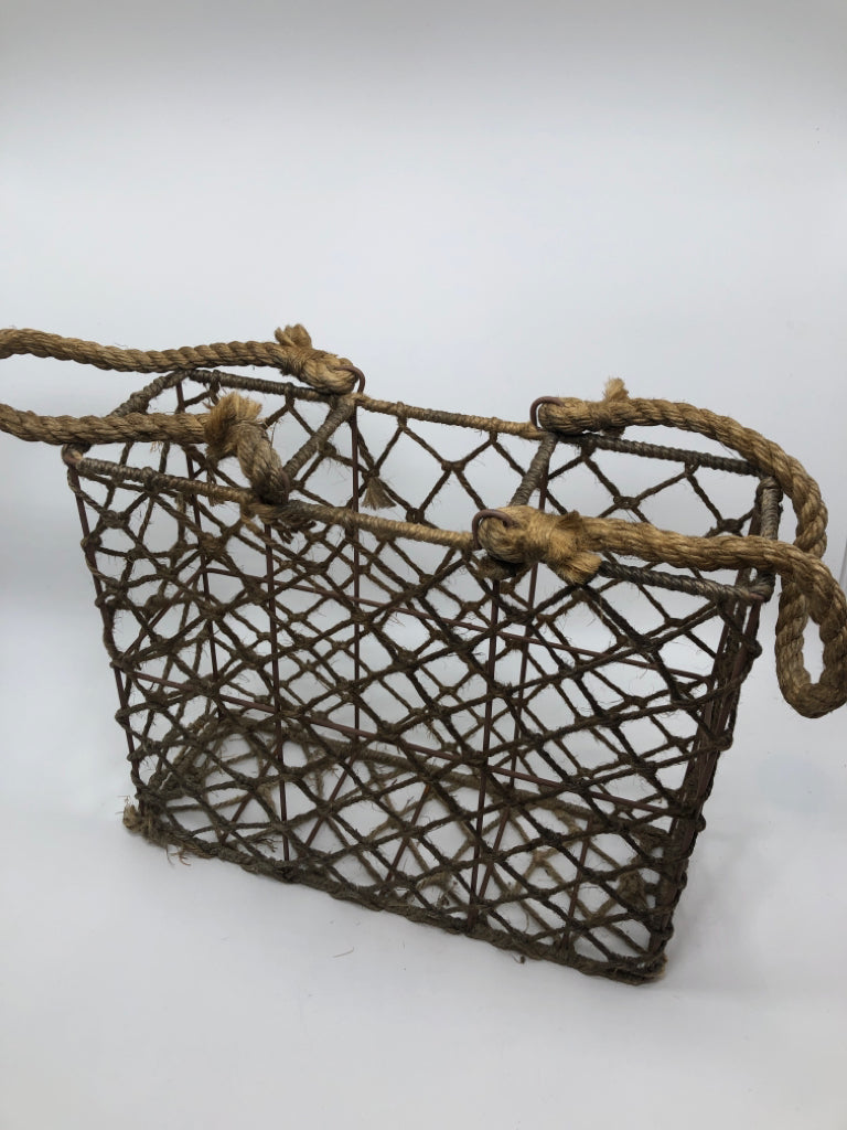ROPE/METAL BASKET W/ROPE HANDLES.