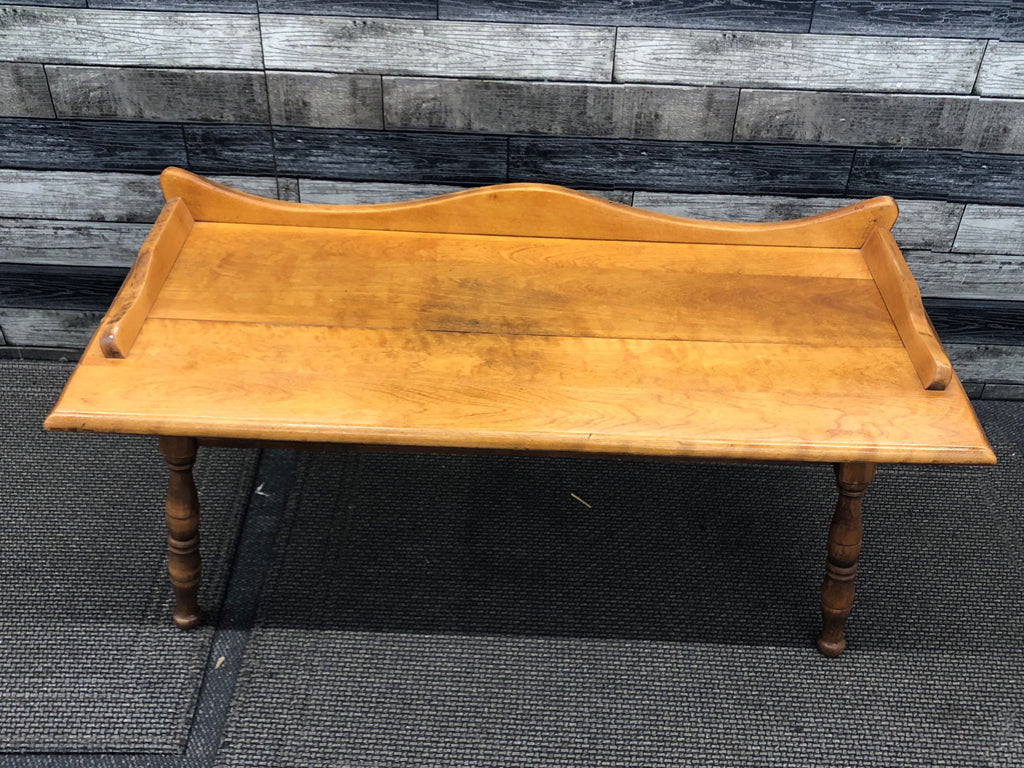 VTG OAK WOOD COFFEE TABLE.
