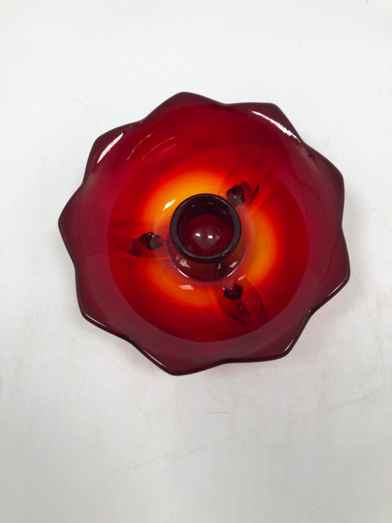 VTG RED GLASS FLOWER-SHAPED CANDLE HOLDER.