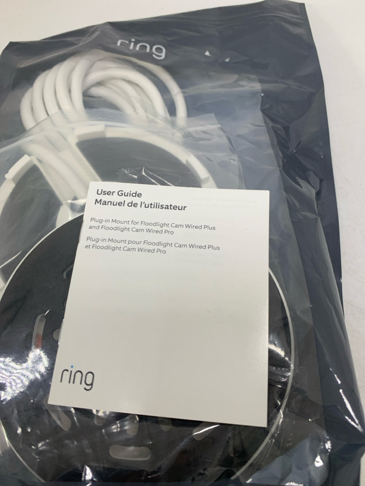 NIP RING CAMERA PLUG-IN FLOODLIGHT CARM WIRE MOUNT.