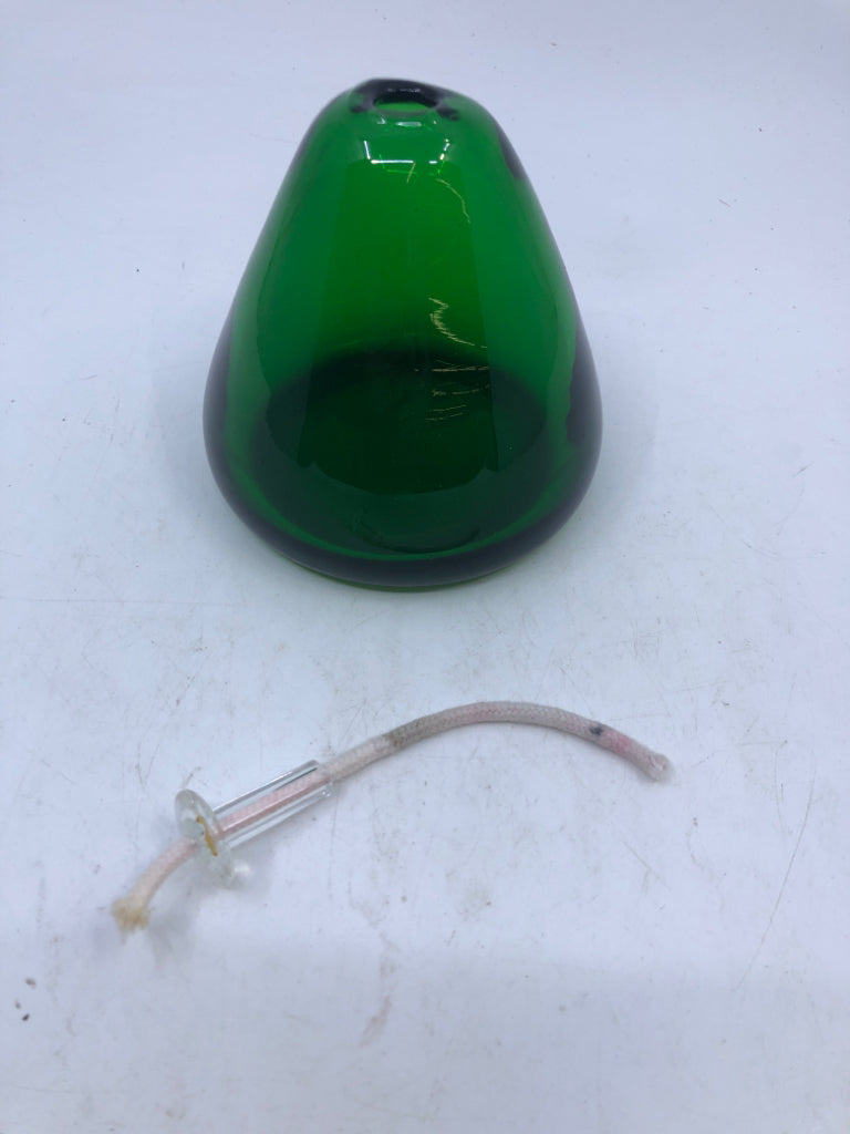 GREEN GLASS OIL LAMP.
