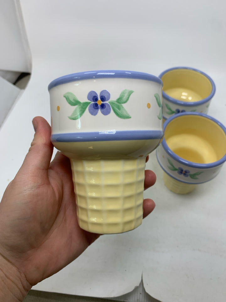 4 VTG CERAMIC ICECREAM CONE CUPS.