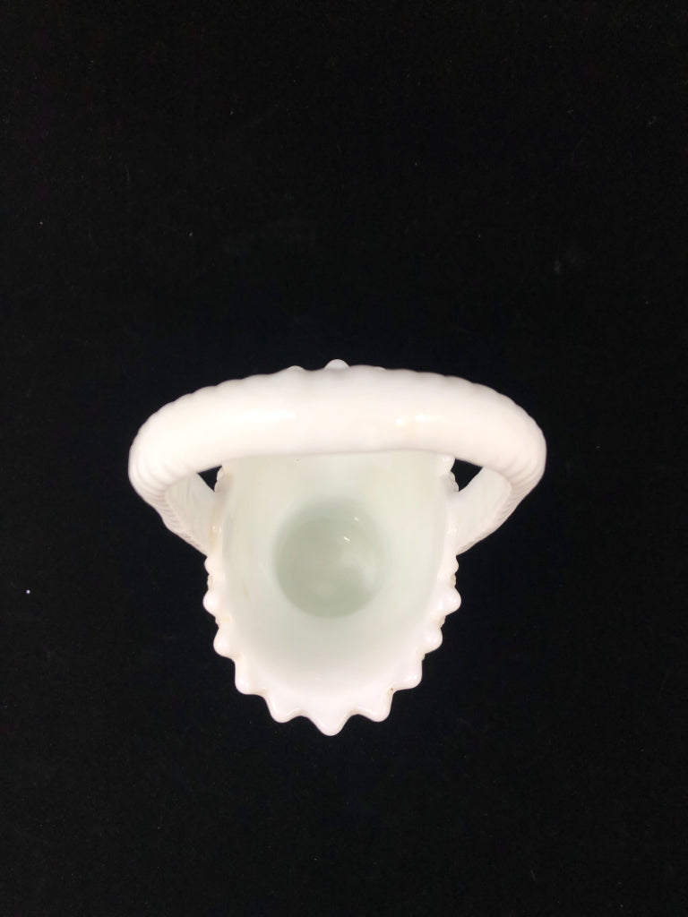 VTG MILK GLASS BASKET VASE W/HANDLE.