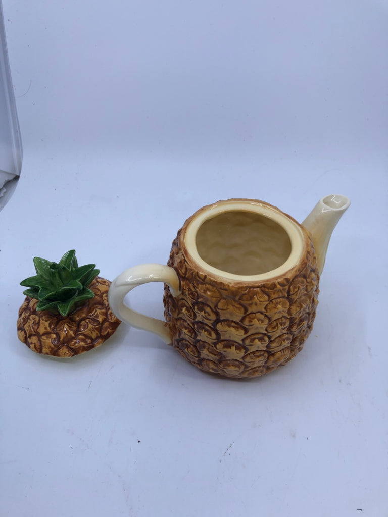 PINEAPPLE TEAPOT.