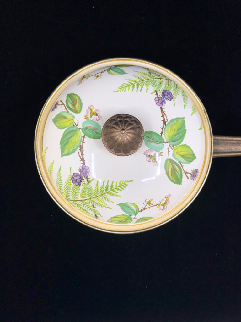 VILLEROY & BOCH ENAMEL SAUCE PAN W LID.