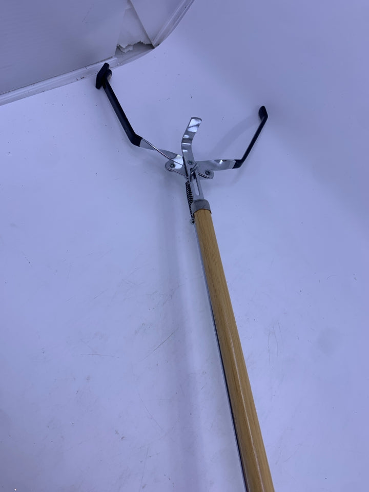 WOOD GRABBER.
