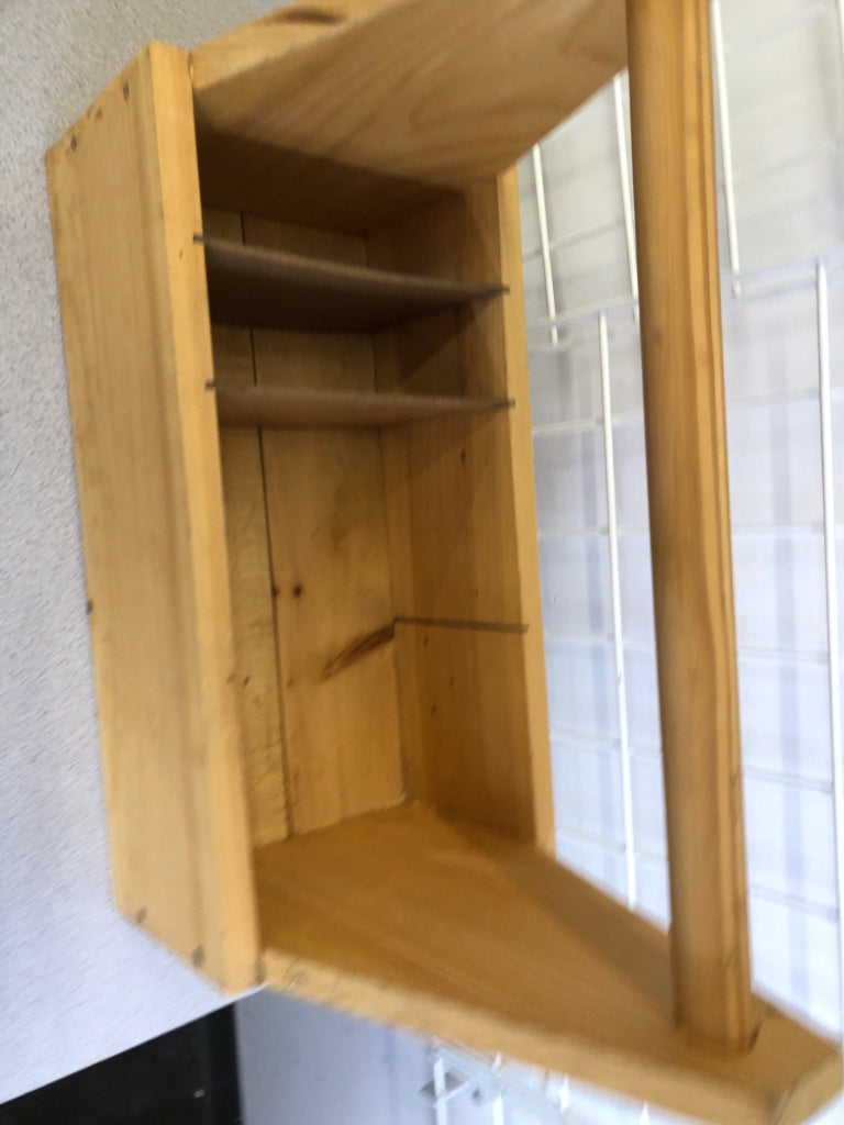 WOODEN CRATE W/ LONG HANDLE & 2 DIVIDERS.